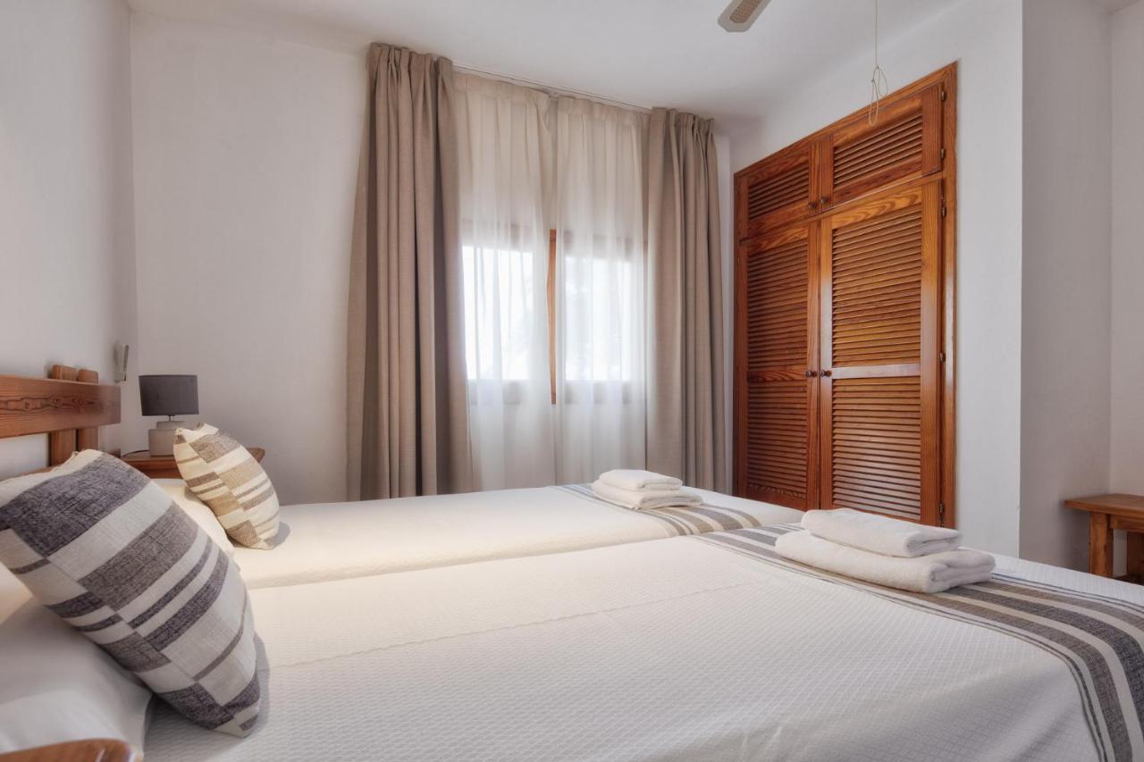 Alojamientos Turisticos Cardona - Apartamento 1 Hab. Standart Es Pujols Exterior photo